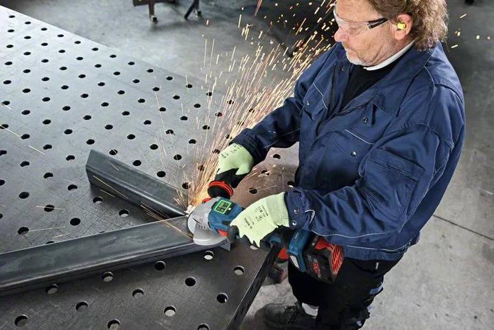 Actual product image Bosch Professional GWS 18V-15 SC (125 mm)