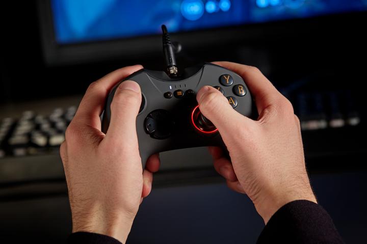 Image du produit Game Contrôleur de jeu Nacon GC-400ES Pro (PC)