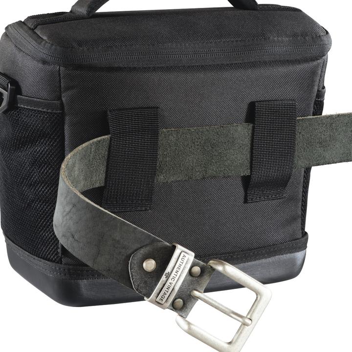 Actual product image Hama Albany HC Compact Case Black (Camera case, 1 l)