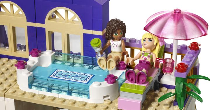 Actual product image LEGO Friends Heartlake Grand Hotel (41101, LEGO Friends)