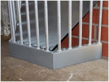 Growi Base for large capacity hayrack Pidero