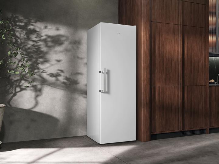 Actual product image AEG AC3802 (395 l)