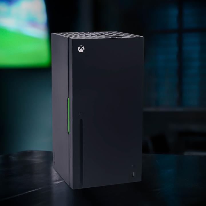 Produktbild Ukonic Xbox Series X: Mini Kühlschrank (10 l)