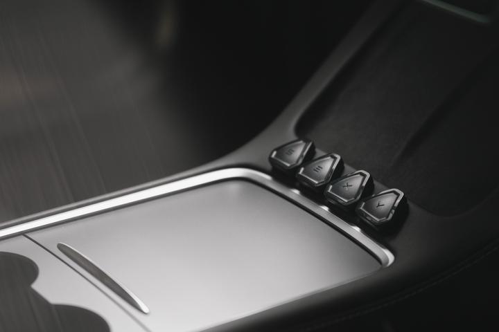Image du produit Enhance Commander + 4 boutons S3XY pour Tesla (Gen2)