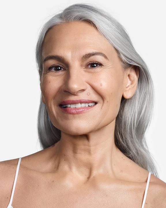 Actual product image Clinique Superbalanced (#CN10 Alabaster)