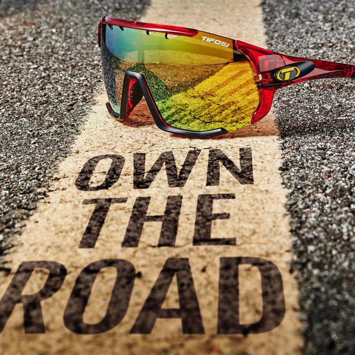 Image du produit Tifosi Sledge Lunettes de sport-crystal red (Rouge cristal mat mat, Rouge Clarion, Jaune clair, Vert)