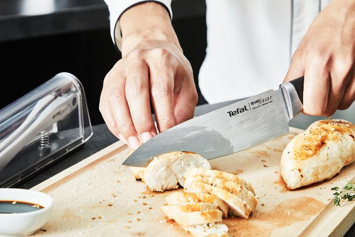 Produktbild Tefal Ever Sharp Kochmesser mit Messerschärfer-Etui (16.50 cm)