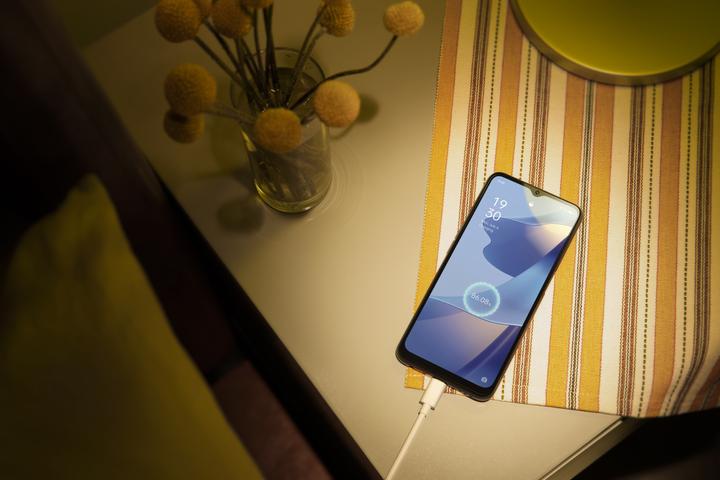 Image du produit OPPO A16s (64 Go, Noir Cristal, 6.52", Double SIM, 13 Mpx, 4G)
