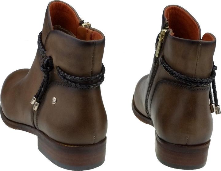 Actual product image Pikolinos Royal (38)