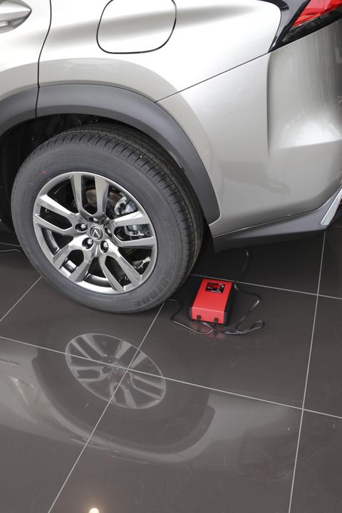 Produktbild Schumacher SPI15 Batterieladegerät für Ausstellungsräume 12V (12V, 15 A)