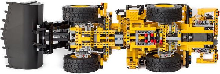 Actual product image LEGO Technic Remote-Controlled VOLVO L350F Wheel Loader (42030, LEGO Technic, LEGO Rare Sets)