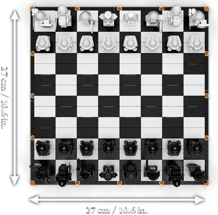 Actual product image LEGO Hogwarts Wizard Chess (76392, LEGO Harry Potter, LEGO Rare Sets)