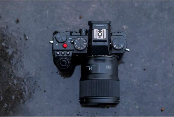 Actual product image Panasonic Lumix S 24mm f/1.8 (L-Mount, full size)