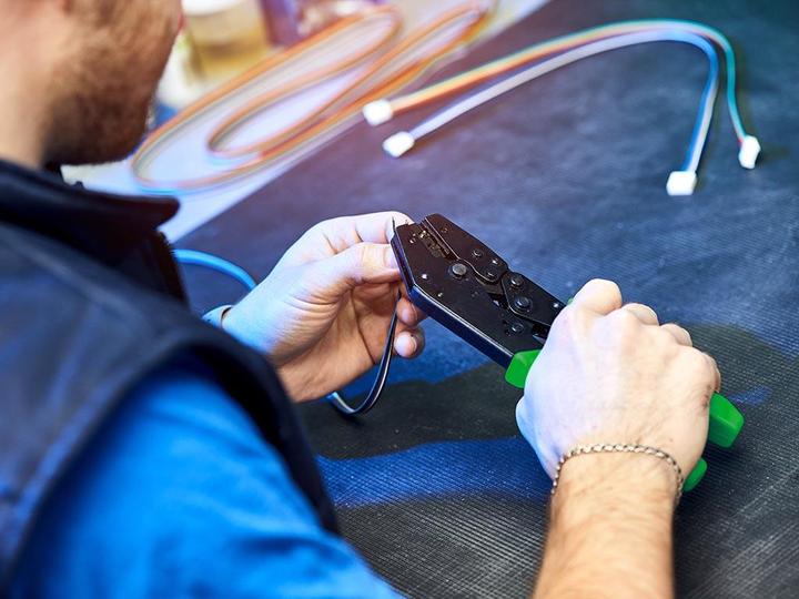 Image du produit Velleman Pince à Sertir Pour Connecteurs Non-Isolés (220 mm)