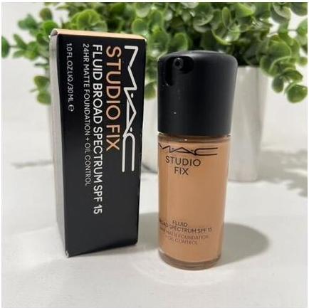 Actual product image MAC Cosmetics Studio Fix Fluid Fond de Teint Sun Protection Factor 15 (re) C5 (No. C5)