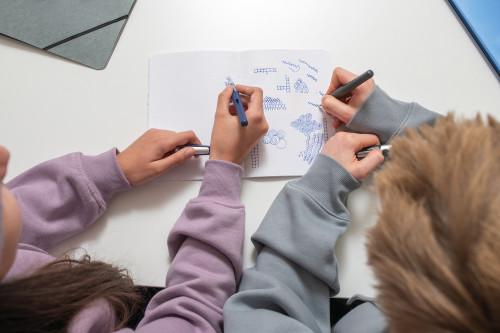 Produktbild Pelikan o structure Füller Linkshänder L (Grau, 1 x)