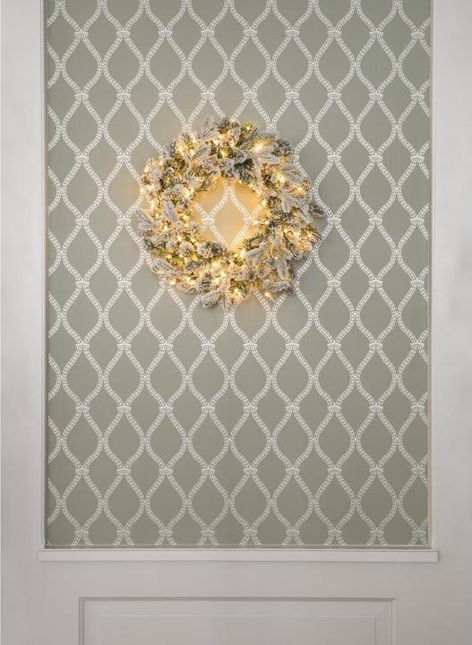 Actual product image STT Snowy Wreath