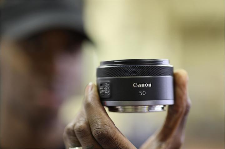 Productafbeelding Canon RF 50mm F1.8 STM (Canon RF, Volledig formaat)