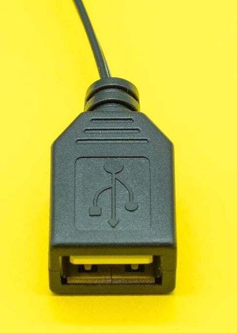 Actual product image Light my bricks AA batteries pack