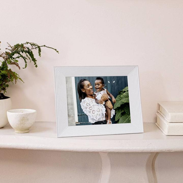Actual product image Aura Frames Mason (9", 1600 x 1200 pixels)