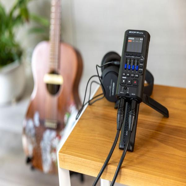 Produktbild Zoom R4 MultiTrak Audio-Recorder mit Zubehör-Set (Mehrspurrecorder)