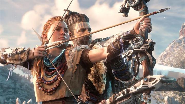 Actual product image Sony Horizon Zero Dawn - Complete Edition (PS4, EN)