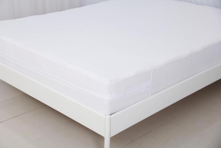 Sanamed Wasserdichte Matratzenschoner mit wattiertem Molton (120 x 200 cm)