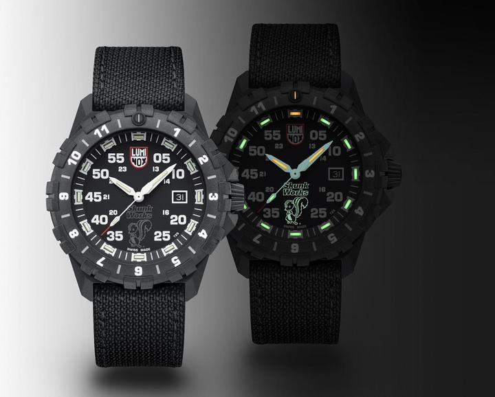 Image du produit Luminox F117 x SKUNK WORKS HERITAGE 6440H SERIES (Montre pilote, 44 mm)