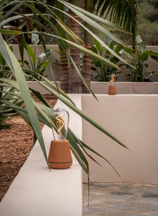 Immagine prodotto The Humble Co. Una luce da tavolo cannella IP65