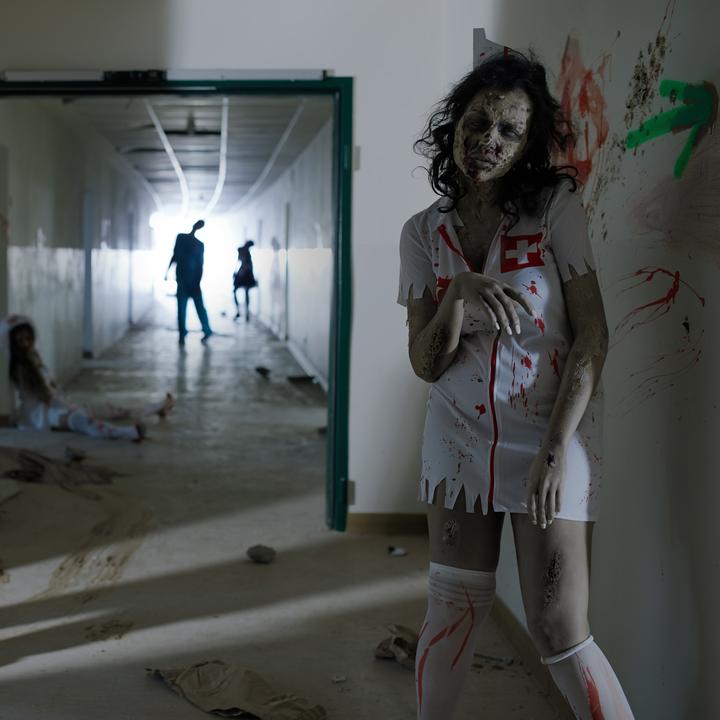 Immagine prodotto tectake Costume da donna - Infermiera sexy zombie (M)