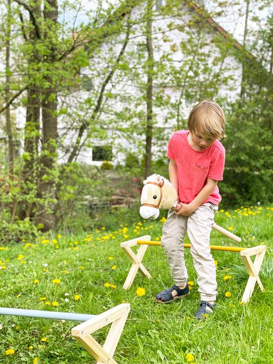 Produktbild small foot Cavaletti Hindernis-Set für Kinder (Deutsch, Spanisch, Französisch, Italienisch, Englisch)