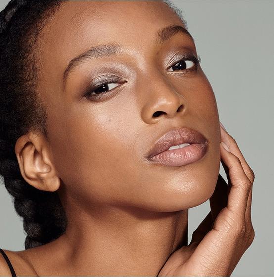 Actual product image Estée Lauder Futurist Hydra Rescue (No. 5W1 - Bronze)