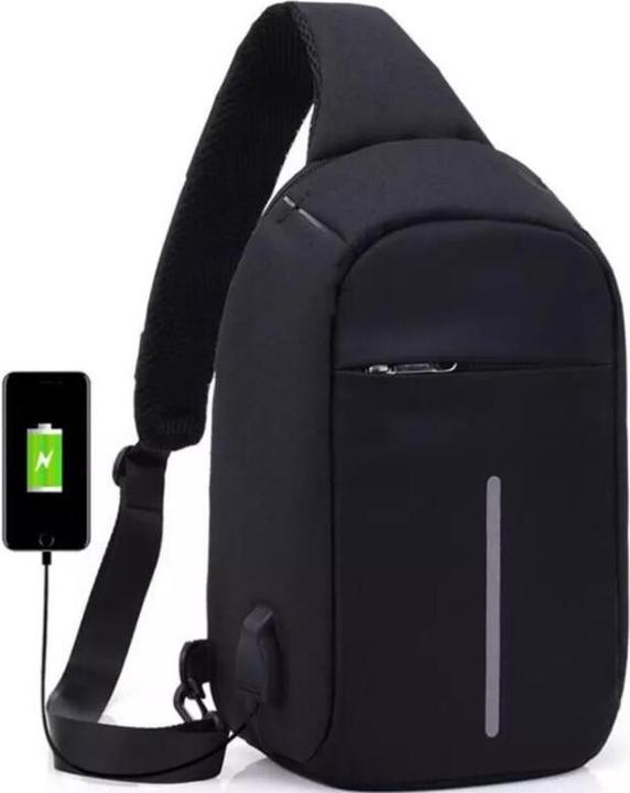 Produktbild JTI Diebstahlsichere Umhängetasche/Schultertasche mit USB-Anschluss - Schwarz