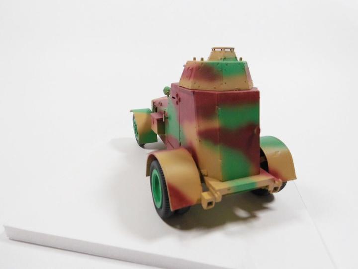 Actual product image Mirage Hobby Armoured Car Model 1943/II (Model Set)