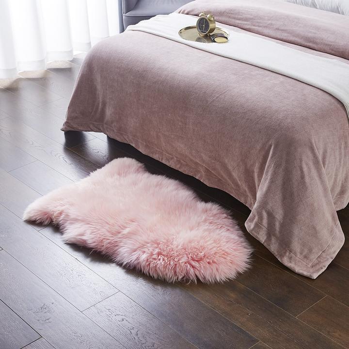 Actual product image Lipo Genuine sheepskin