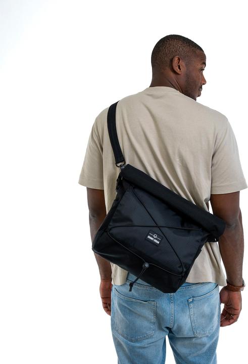 Actual product image Johnny Urban Travel Series shoulder bag Dylan