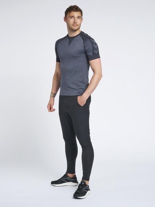 Actual product image hummel Spiro Tapered Pants (XXL)