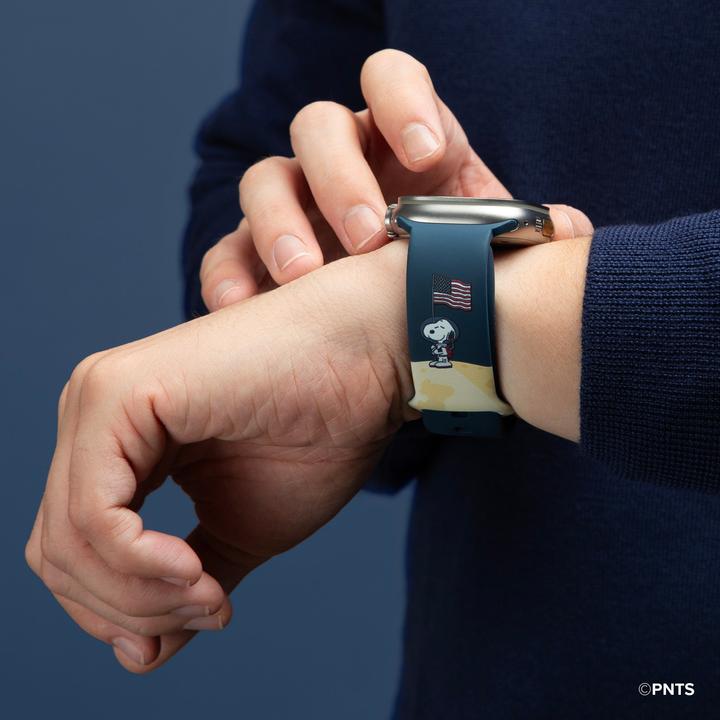Actual product image Caseme Strap for Peanuts-themed Apple Watch 42, 44, 45,49mm (42 mm, 44 mm, 45 mm, 49 mm, Silicone)