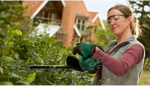 Actual product image Bosch Home & Garden EasyHedgeCut 18-45 (Rechargeable battery operated)