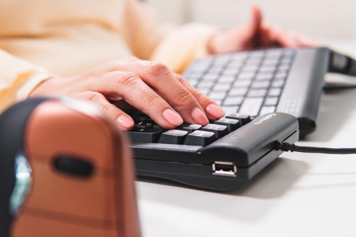 Actual product image Evoluent Goldtouch Keyboard USB Numeric (DE, Cable)