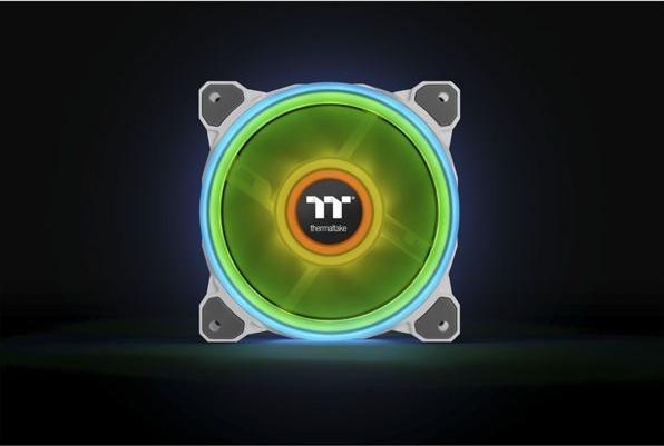 Actual product image Thermaltake Riing Quad 12 RGB White Edition (120 mm, 3 x)