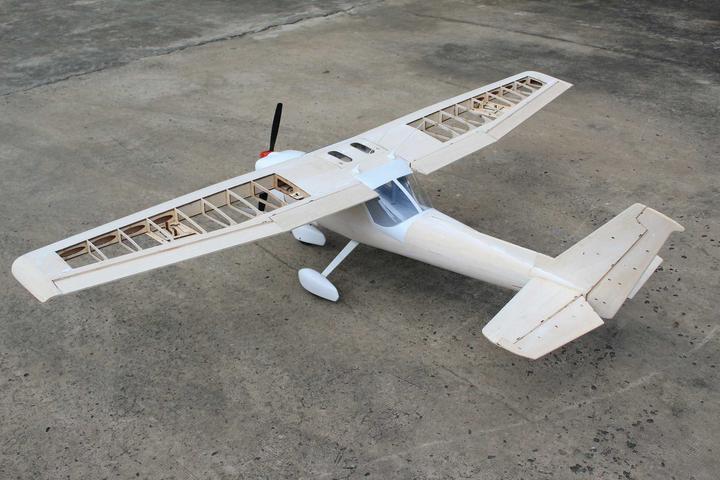 Actual product image Seagull Models ( SG-Models ) Cessna 152 Aerobat 80" Master Scale Kit Holzbausatz