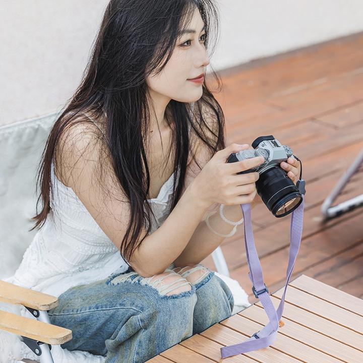 Actual product image Falcam Maglink Lite purple carrying strap with magnetic fastener #3143P (Shoulder strap)