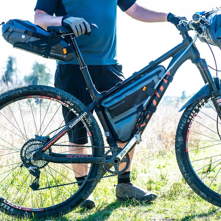 Actual product image Blackburn outpost elite (10.50 l, Saddle bag)