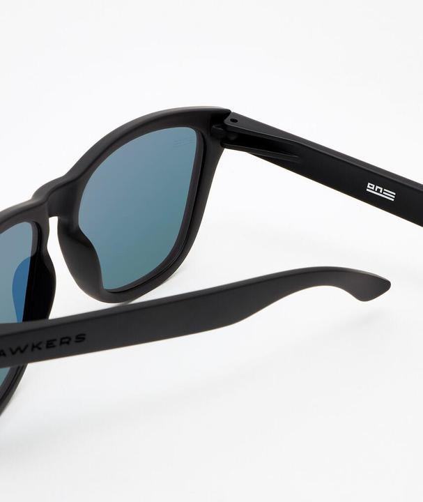 Actual product image Hawkers One carbon Black Ruby