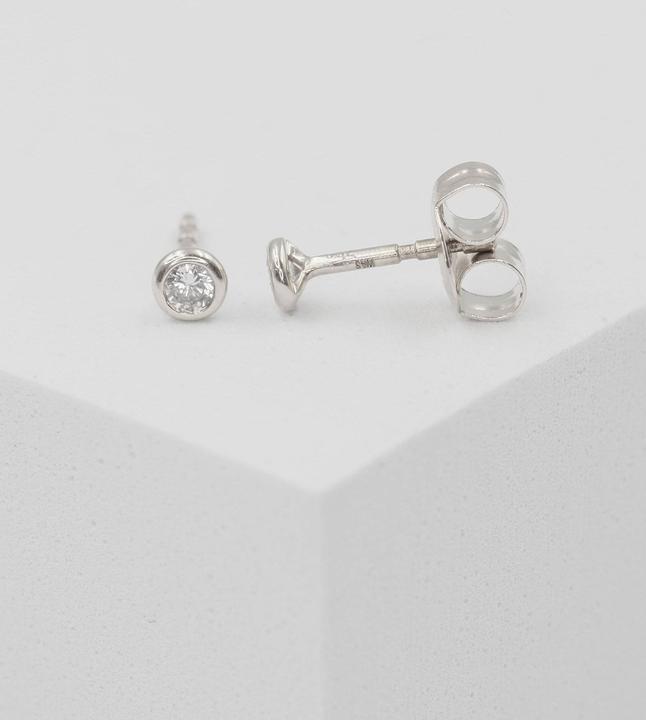 Actual product image Muau Stud earrings frame setting (750, 14 K gold)