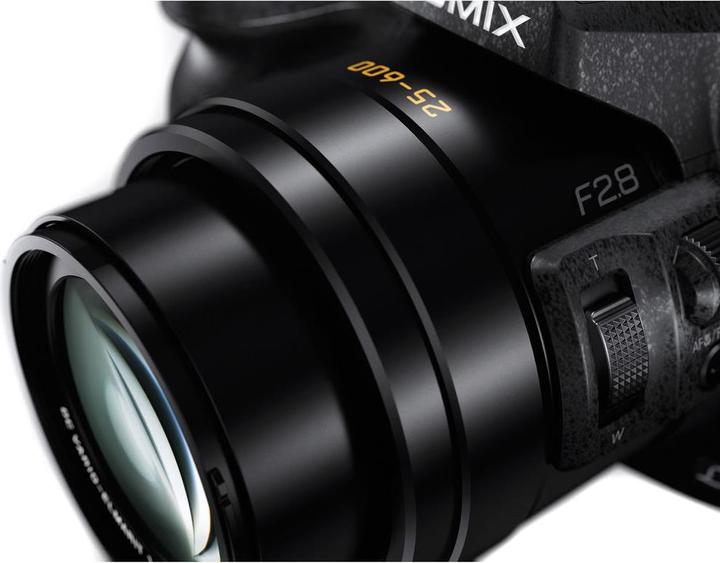 Actual product image Panasonic Lumix FZ300 (25 - 600 mm, 12.10 Mpx, 1/2,3'')