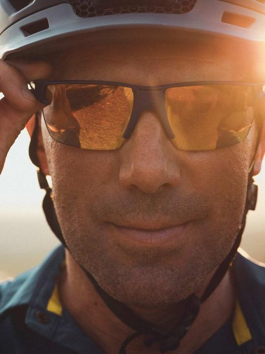 Produktbild Julbo Outline Spectron 3 Sportbrille (Black, Red, Orange, Red)