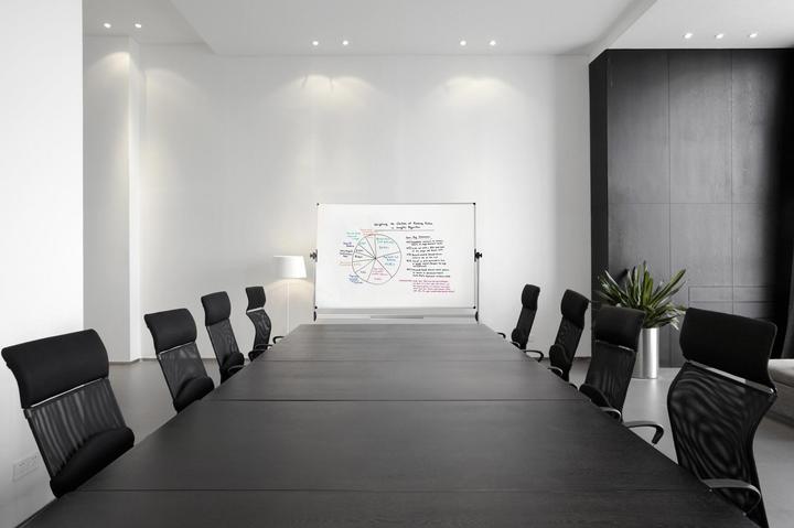 Actual product image Bi-Office Whiteboard on wheels (120 x 150 cm)