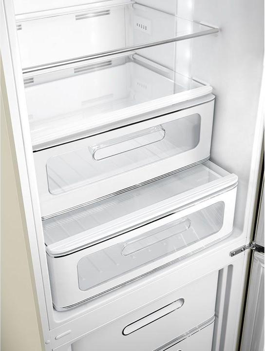 Actual product image Smeg Retro Style FAB32RCR5 (331 l)